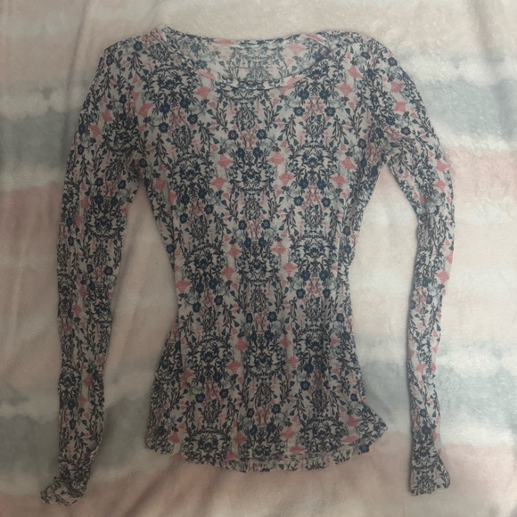 Floral Aeropostale Long Sleeve. - Picture 1 of 3